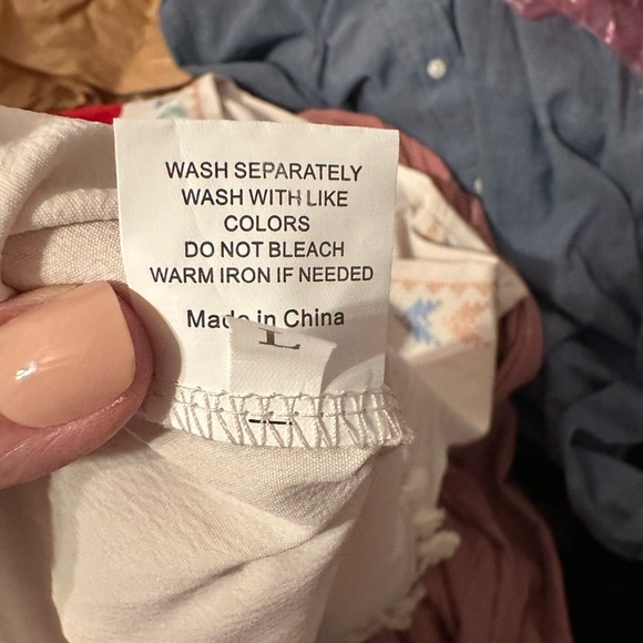 White Embroidered Top - Size L - Picture 4 of 4